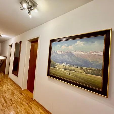 Hisa Naomi Sofia Блед