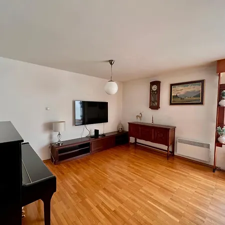 Hisa Naomi Sofia Апартаменты *