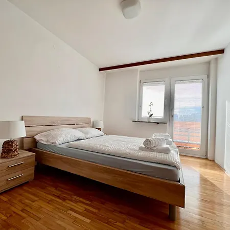 Daire Hisa Naomi Sofia