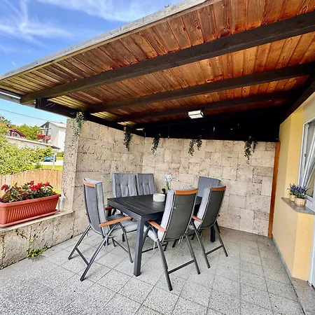 Apartman Hisa Naomi Sofia *