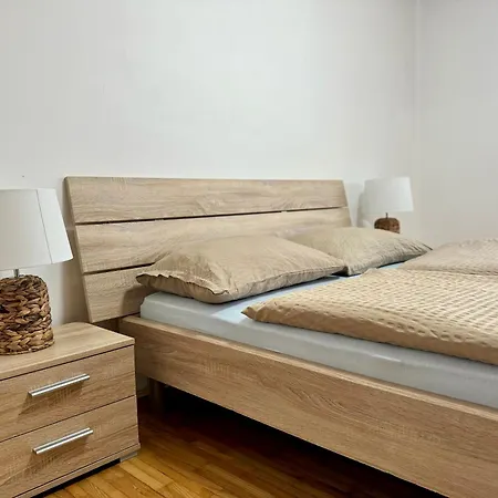 Hisa Naomi Sofia Daire