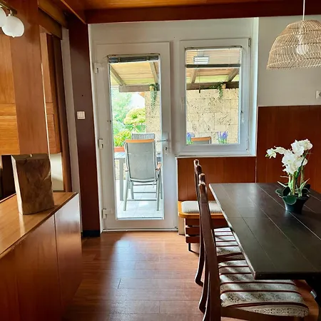 Hisa Naomi Sofia Daire *