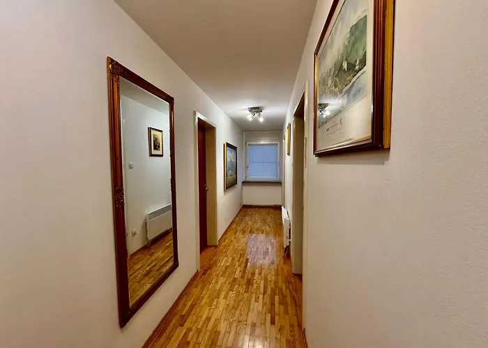 Hisa Naomi Sofia Bled