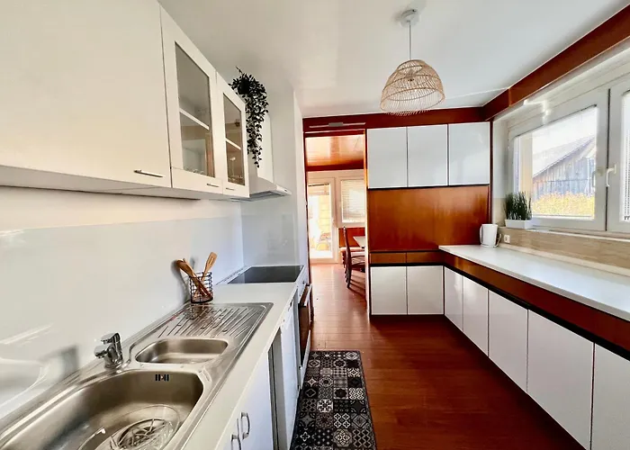 Hisa Naomi Sofia Bled