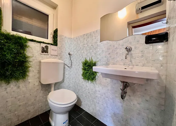 Hisa Naomi Sofia Lejlighed *