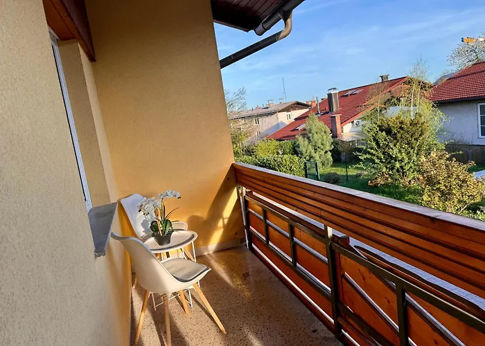 Hisa Naomi Sofia Lejlighed